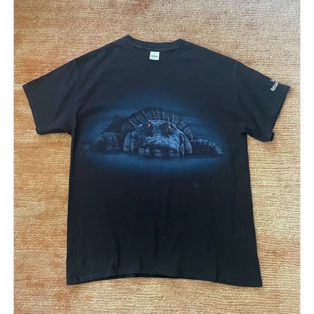 Gildan Men’s Ultra Cotton black T-shirt L alligator graphic eyes glow print